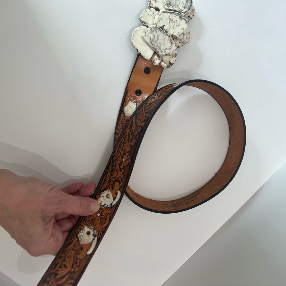 Genuine tooled leather Belt White Howlite Magnesite embellished with eagles boho - Picture 4 of 12